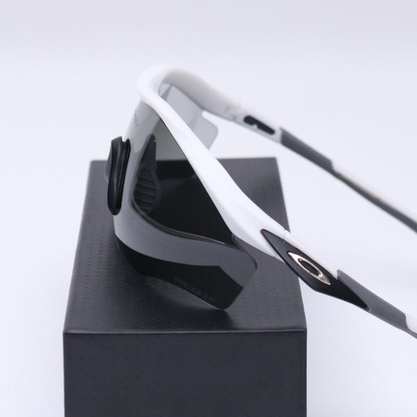 عینک از برند OAKLEY کد 181455