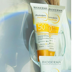 ضد آفتاب فتودرم آکوافلویید SPF50+ بایودرما