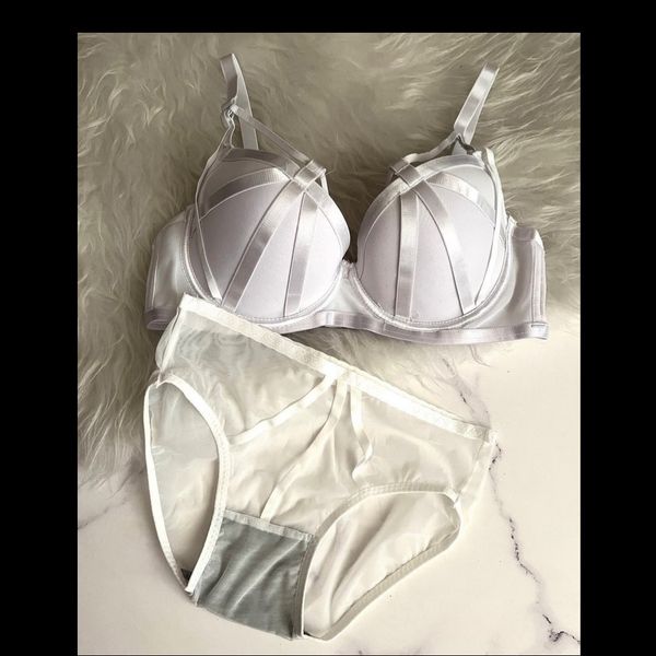 ست سوتین و شورت هارنس دار