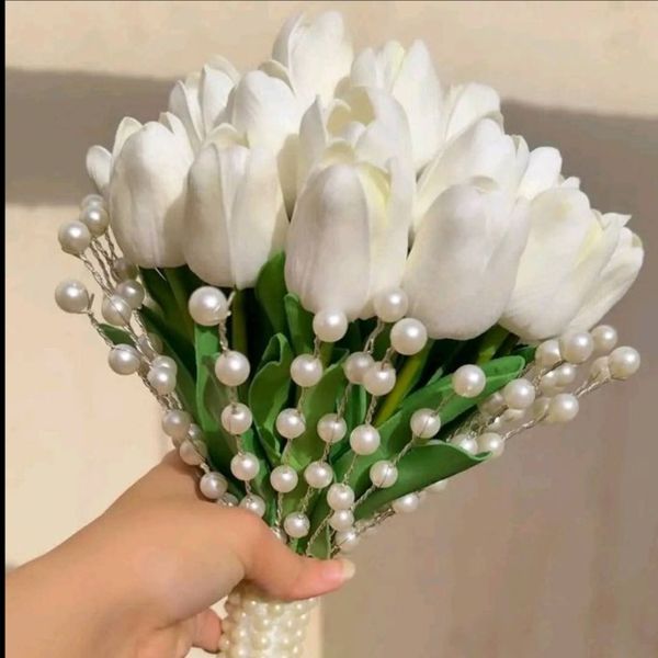 دسته گل عروس لاله لمسی 20 شاخه مرواریدی