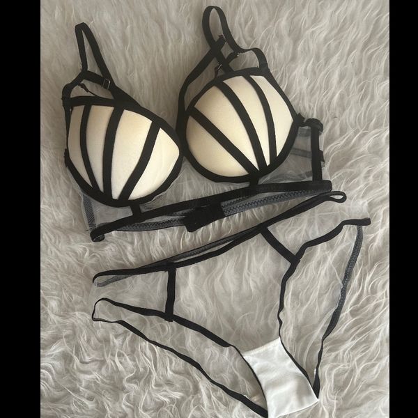 ست سوتین و شورت پوشاپ