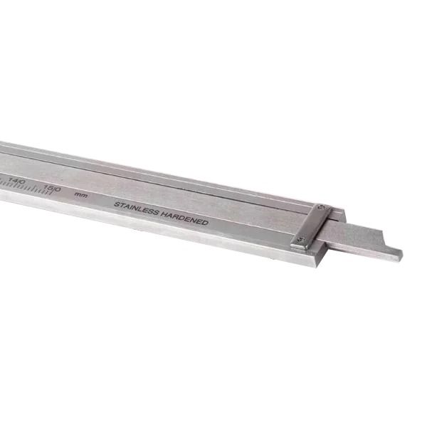 کولیس عقربه ای آکاد مدل 101-006-21Q  سایز 15 سانتی متر