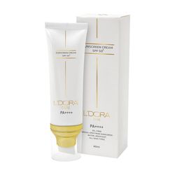 کرم ضدآفتاب +SPF50 بی رنگ 80 گرمی مناسب انواع پوست  CARE COLORLESS SUNSCREEN SPF50+ FOR ALL SKIN TYPES