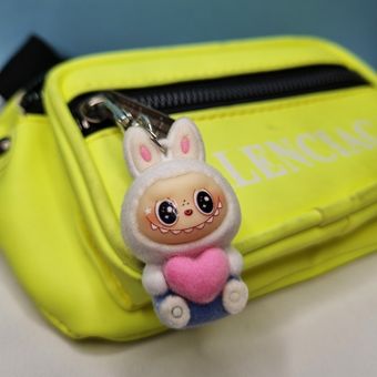 آویز کیف زنانه مدل لبوبو مخملی