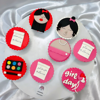 کاپ کیک فوندانتی (مخصوص تعداد 10 عدد به بالا)