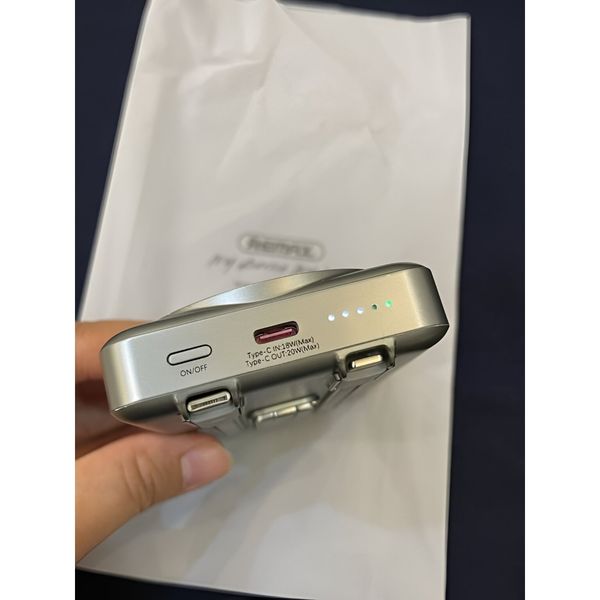 پاوربانک ریمکس مدل CX-2 ظرفیت 10000 میلیآمپر- قابلیت مگسیف وایرلس