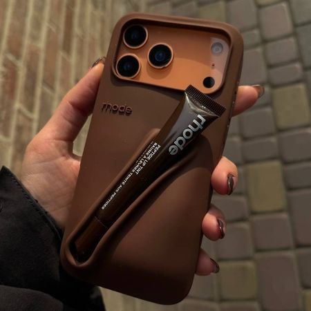 قاب پک رود همراه با لیپ ست آیفون