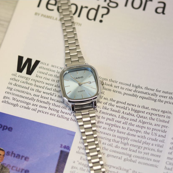 ساعت کاسیو الد مانی آبی روشن بند استیل