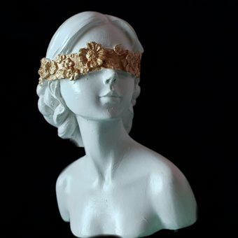 مجسمه نیم تنه