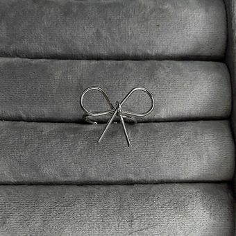 انگشتر پاپیون بزرگ