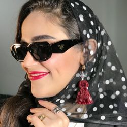 اسکارف توری مشکی با توپ مخمل سفید حاشیه نواردوزی پارچه وارداتی