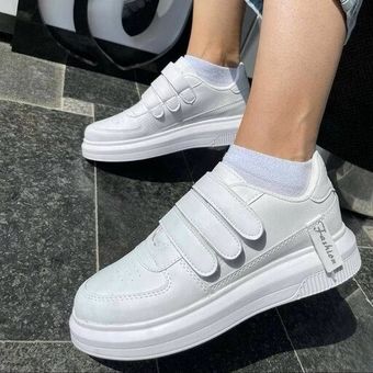 ونس چسب دار بسیار زیبای اسپرت