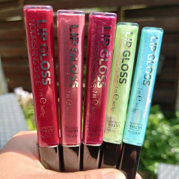 لیپ گلاس براق آوون مدل ultra color