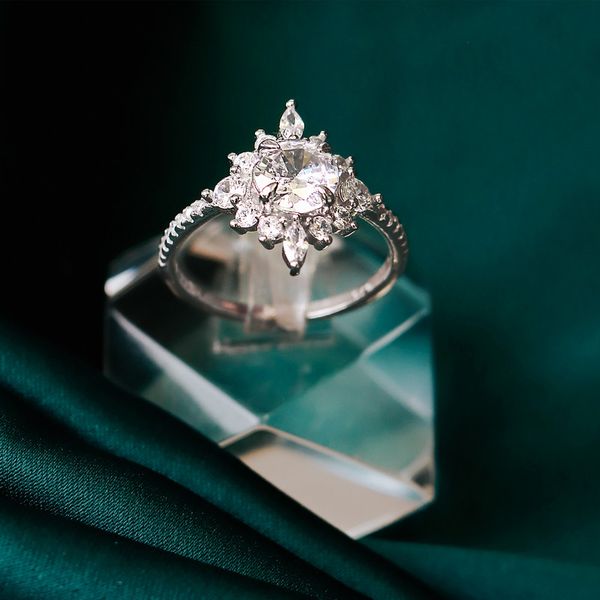 انگشتر نقره زنانه جی تی ای مدل تک داش