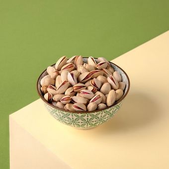 پسته احمدآقایی خام- 250 گرم