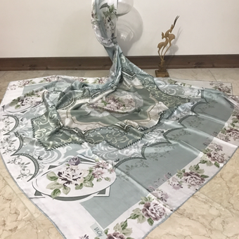 روسری ساتن ابریشم دستدوز سبز پاستلی