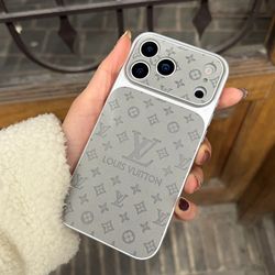 لویس داغی نقره ای
