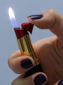 فندک طرح رژلب