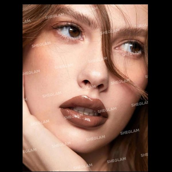 رژلب جامد آبرسان شیگلم creme allure lipstick