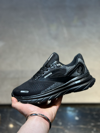 کفش بروکس 130