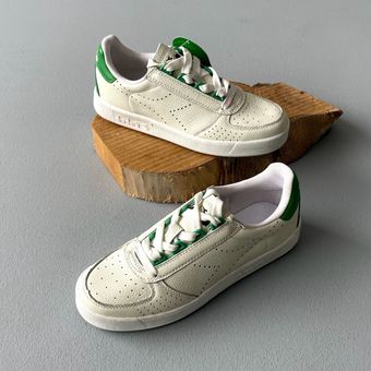 کتونی زنانه برند DIADORA