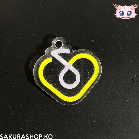 اویز نماد آیو