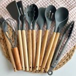 سرویس کفگیر ملاقه سیلیکونی دسته بامبو- 12 پارچه کیچن