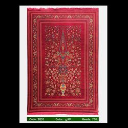 فرش 700 شانه راوند کد 7051 زمینه لاکی