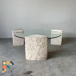 "میز جلومبلی مدرنGLORYترکیب سنگ تراورتن و شیشه، با 3 پایه سنگی طراحی خاص و لاکچری"