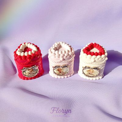 رژ لب مخملی کیک توت فرنگی دوپ فلاور نوز