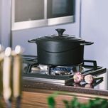 قابلمه چدن نالینو مدل Feleti سایز 10 به همراه استند چوبی