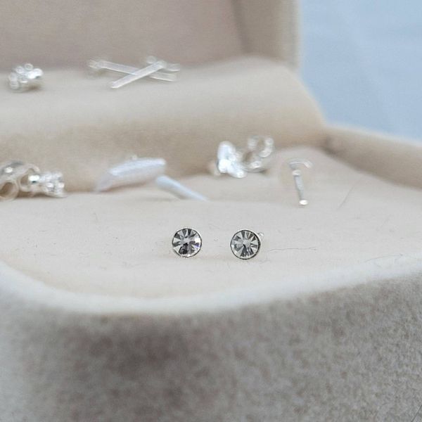 گوشواره نقره زنانه مدل مینیمال مجموعه سه عددی