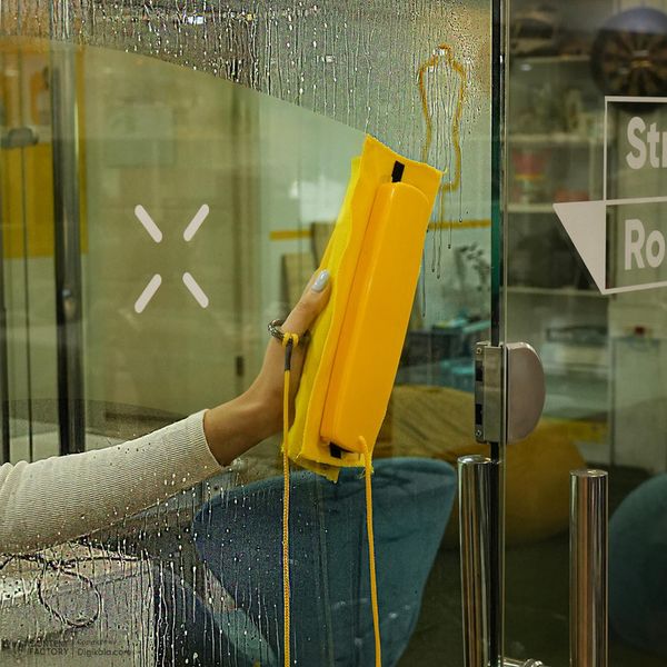 شیشه پاک کن مغناطیسی