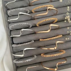 دستبند و بنگل خاویاری