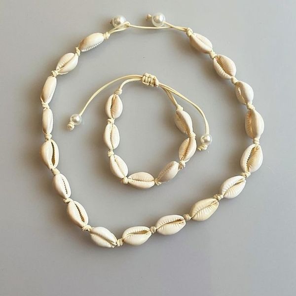 گردنبند و دستبند صدفی