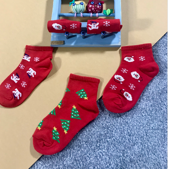 جوراب بچگانه قرمز فانتزی 3 تا 4 سال