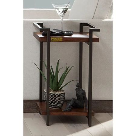 میز  کنار مبلی لامار