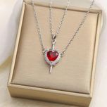 گردنبند مدل  قلب و شمشیر