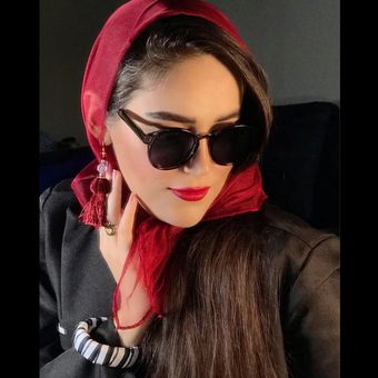 گوشواره منگوله زرشکی