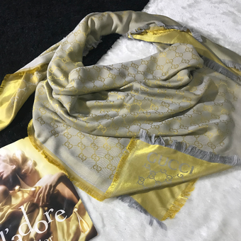 روسری گوچی ژاکارد دورو طوسی طلایی