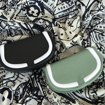 کیف هلالی خط سفید کد 164