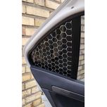 برچسب بدنه خودرو ونگارد مدل لانه زنبوری کد SL103 بسته دو عددی