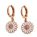 گوشواره زنانه وای اس ایکس مدل گل بابونه 3461