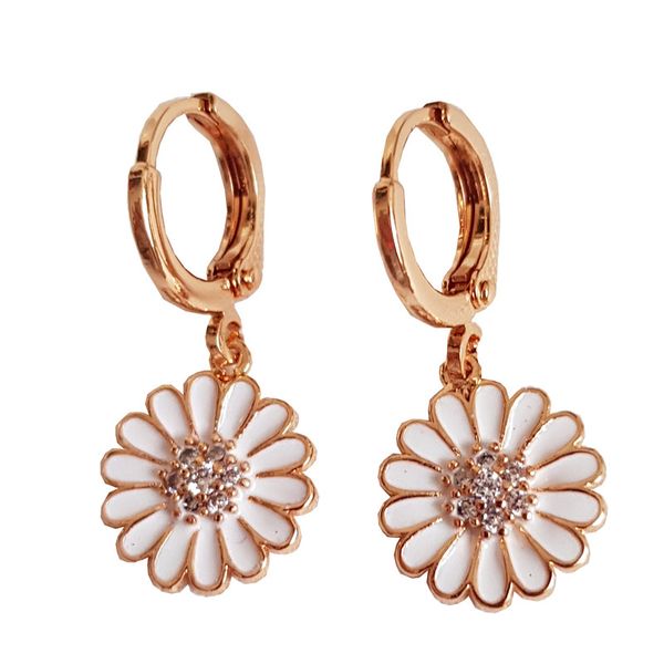 گوشواره زنانه وای اس ایکس مدل گل بابونه 3461