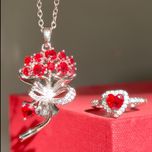 گردنبند گل قرمز