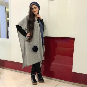 پانچو بافت طوسی پاییزی و زمستانی و بهاری با گلسینه سرمه ای