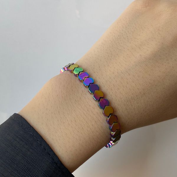 دستبند زنانه مدل قلب رنگی