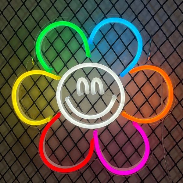 چراغ دیواری طرح گل آفتاب گردان