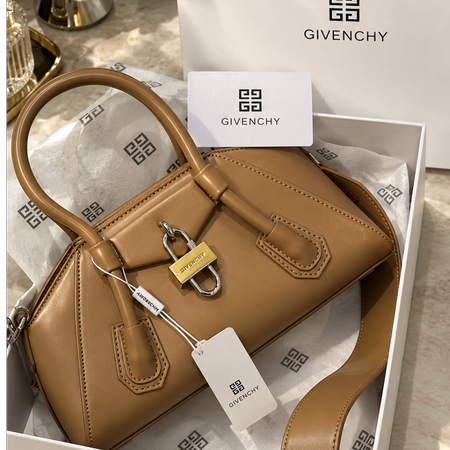 کیف Givenchy وارداتی فول پک