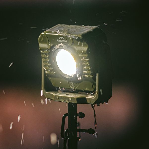 چراغ کمپینگ نیچرهایک مدل CNK2300012